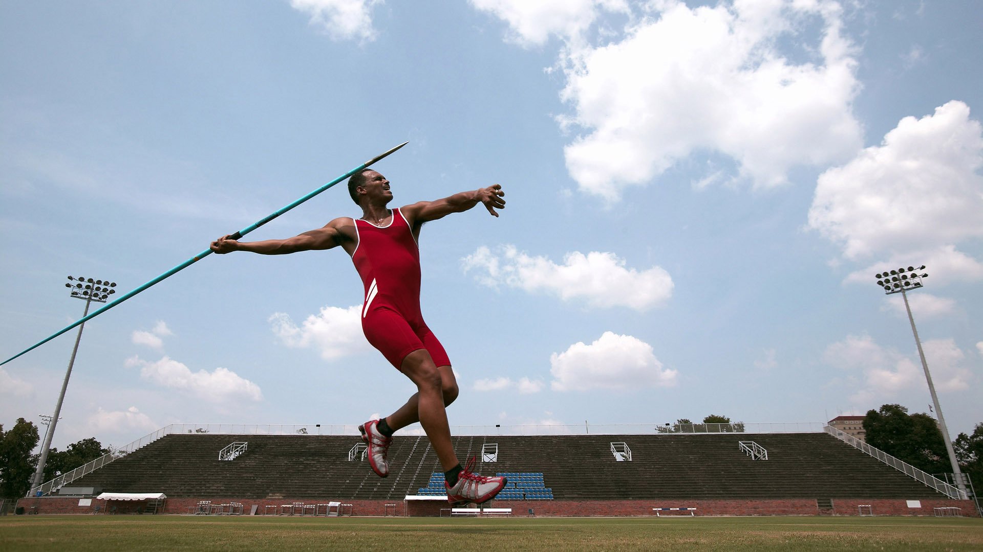 橙衣防线溃散夜，当C罗的利刃刺穿荷兰足球的骄傲