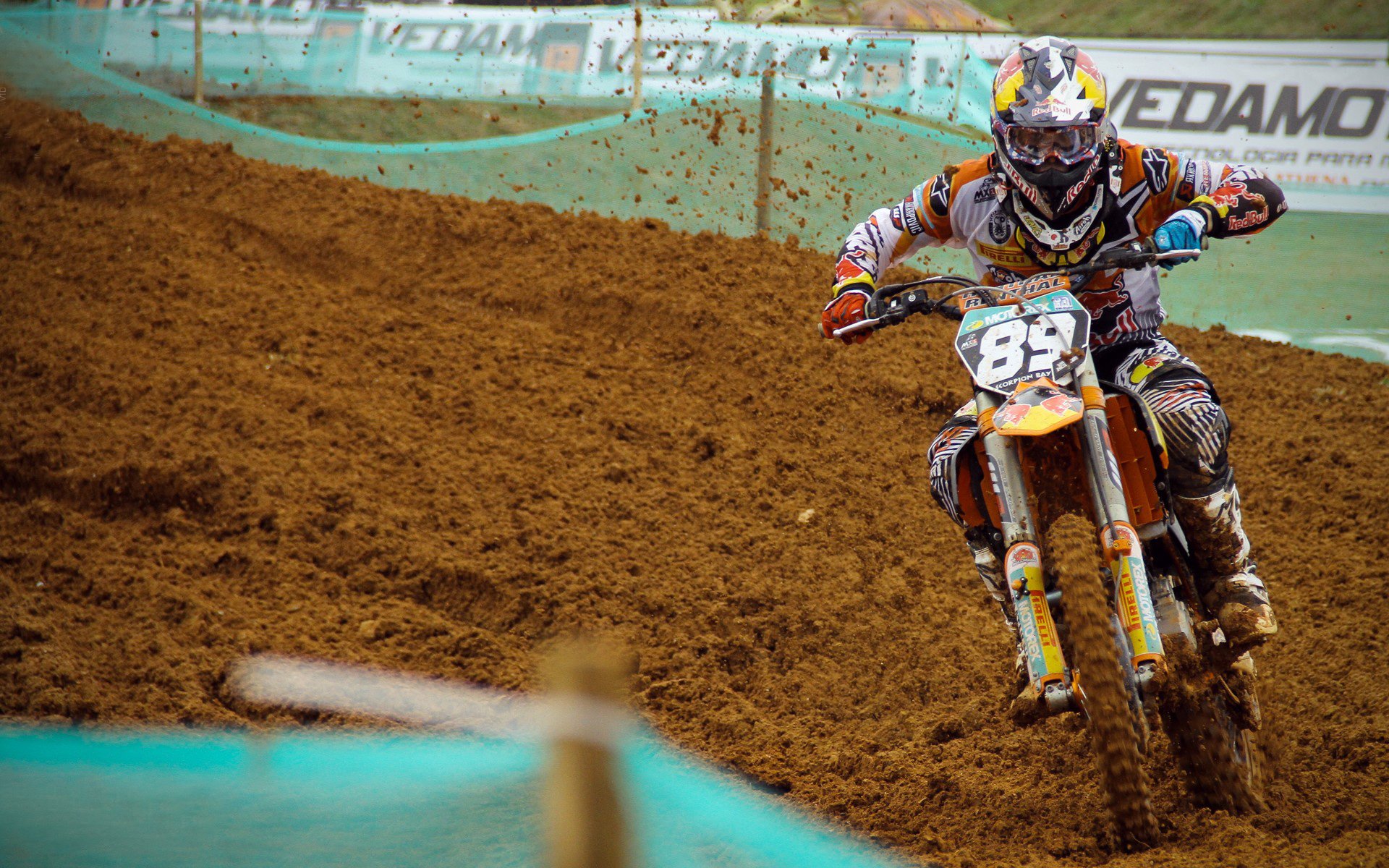 篮网一波带走吉林队，布克成为关键先生，决胜时刻的巨星光芒